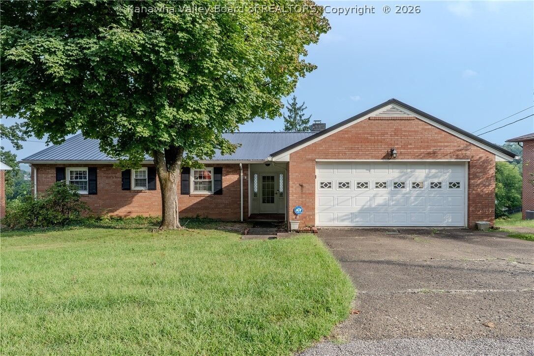 Property Photo: 822 Beaumont Road WV 25314