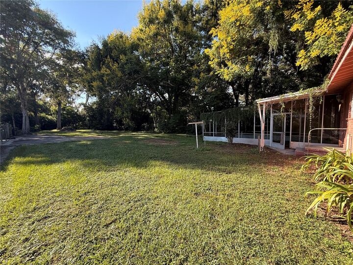Property Photo:  112 S Florida Street  FL 33513 