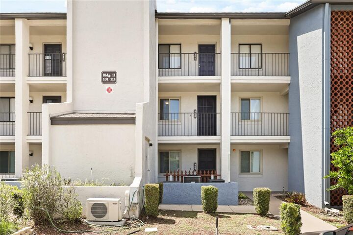 Property Photo: 11 Escondido Circle 108 FL 32701