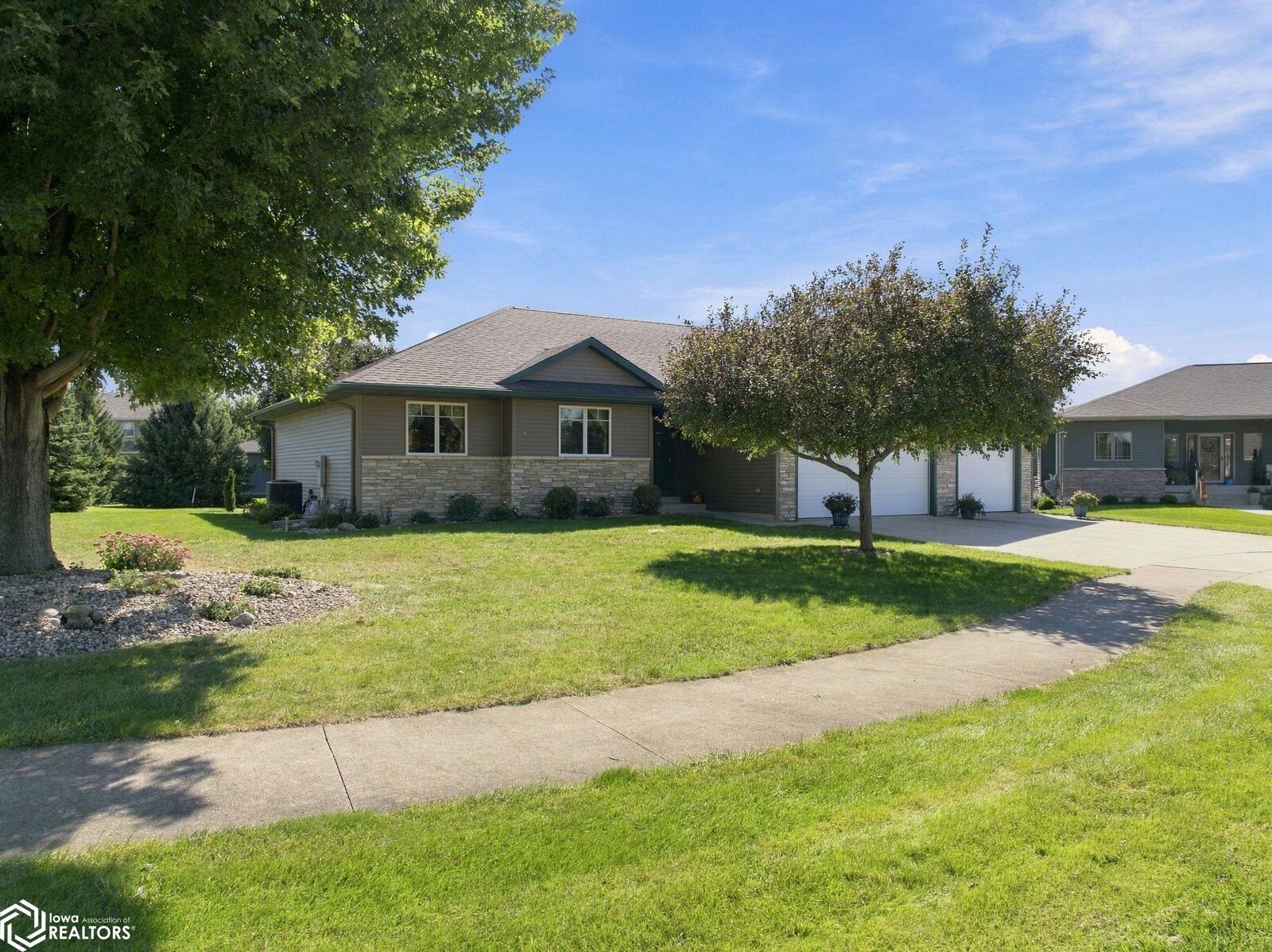 Property Photo: 2923 Morning Star Court IA 50401