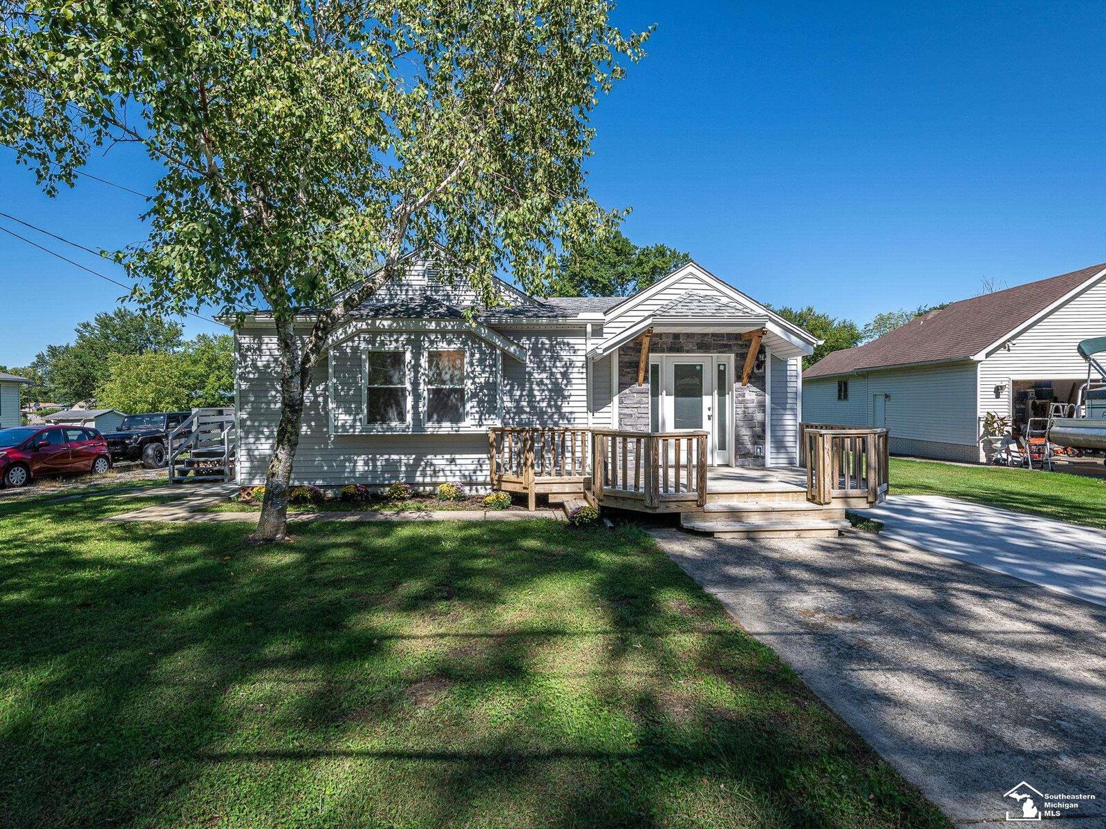 Property Photo: 4960 Evergreen Drive MI 48161