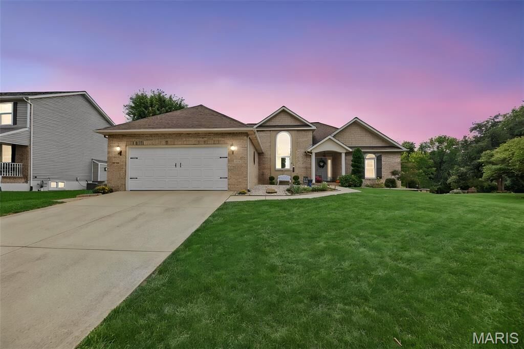 Property Photo: 2614 Meridian Lake Drive IL 62221