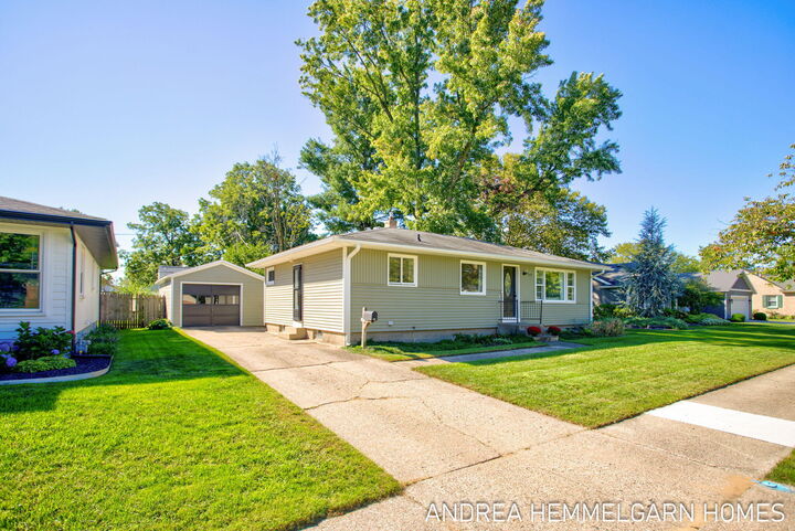 Property Photo: 354 W 31st Street MI 49423