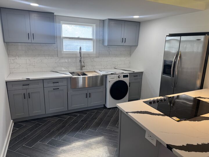 Property Photo:  502 E Washington Street 2  IL 60152 