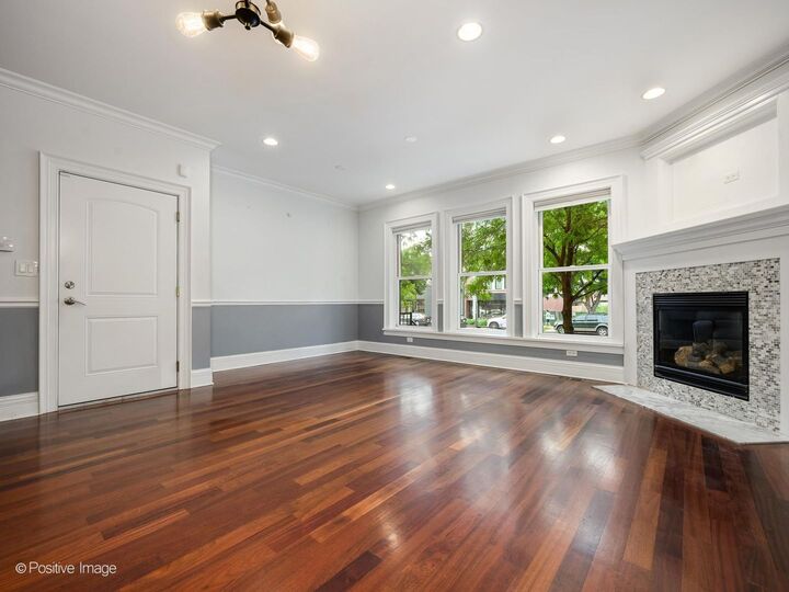 Property Photo:  3713 N Ashland Avenue 1N  IL 60613 