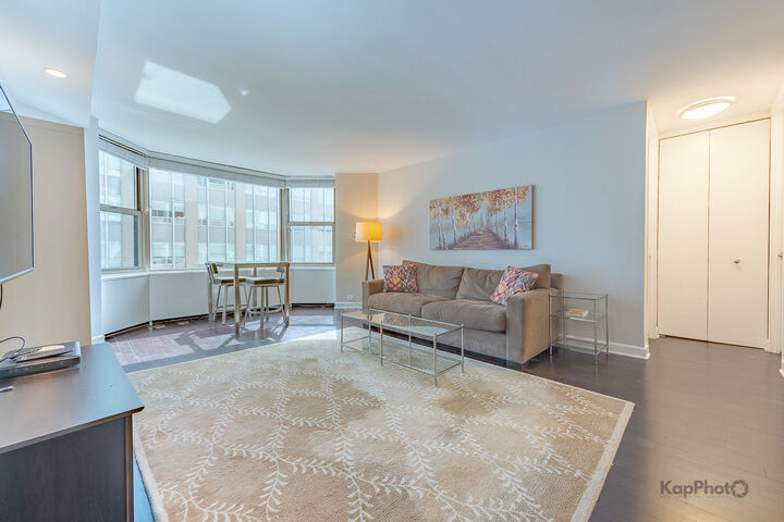 Property Photo: 535 N Michigan Avenue 2003 IL 60611