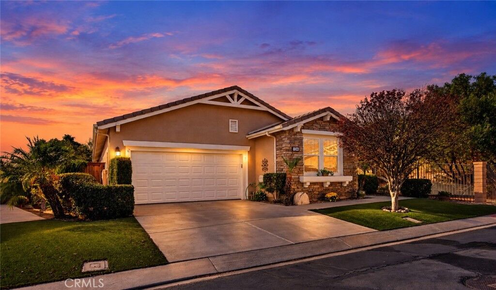 Property Photo: 124 Lopez Way CA 92545