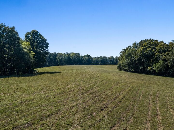 Property Photo: 4 Albert Fentress Rd TN 37073