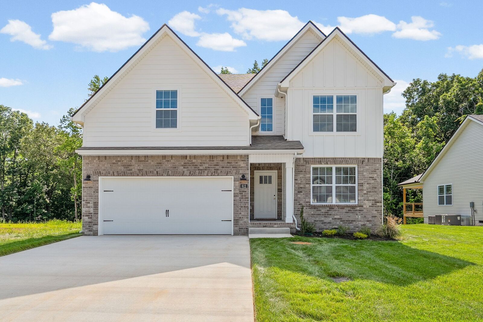 Property Photo:  612 Willow Park Dr  TN 37043 