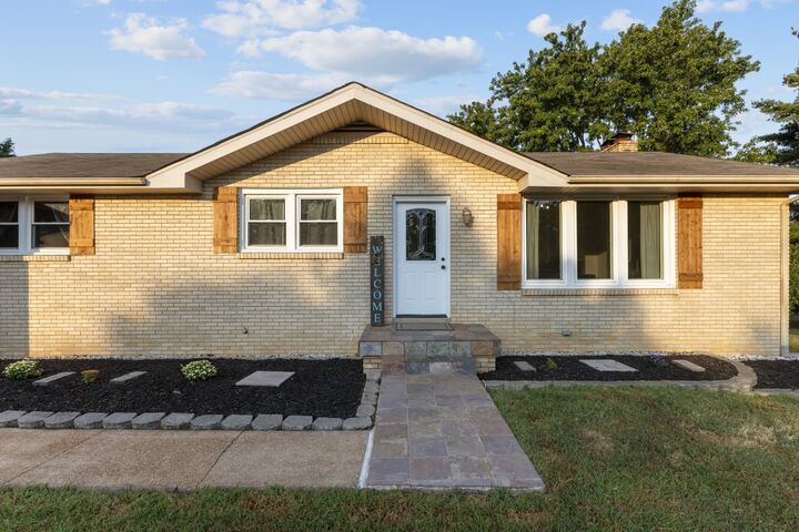 Property Photo: 147 Lake Terrace Dr TN 37075