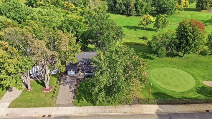 Property Photo:  624 Montrose Boulevard  MN 55313 
