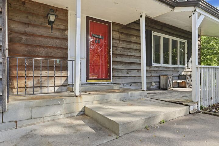 Property Photo:  624 Montrose Boulevard  MN 55313 