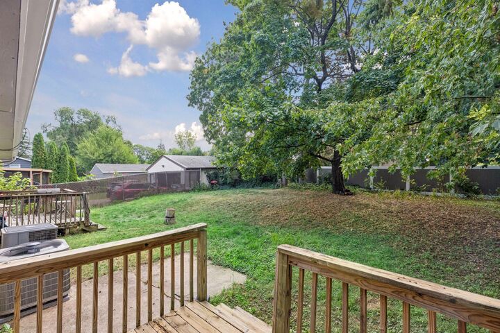 Property Photo:  2222-2226 Beech Street E  MN 55119 