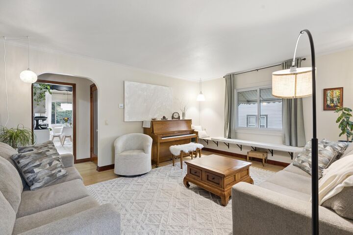 Property Photo:  410 2nd Avenue NW  MN 55313 
