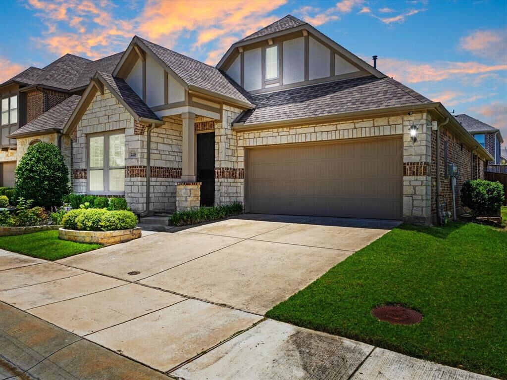 Property Photo:  2256 Briar Ridge Trail  TX 75010 
