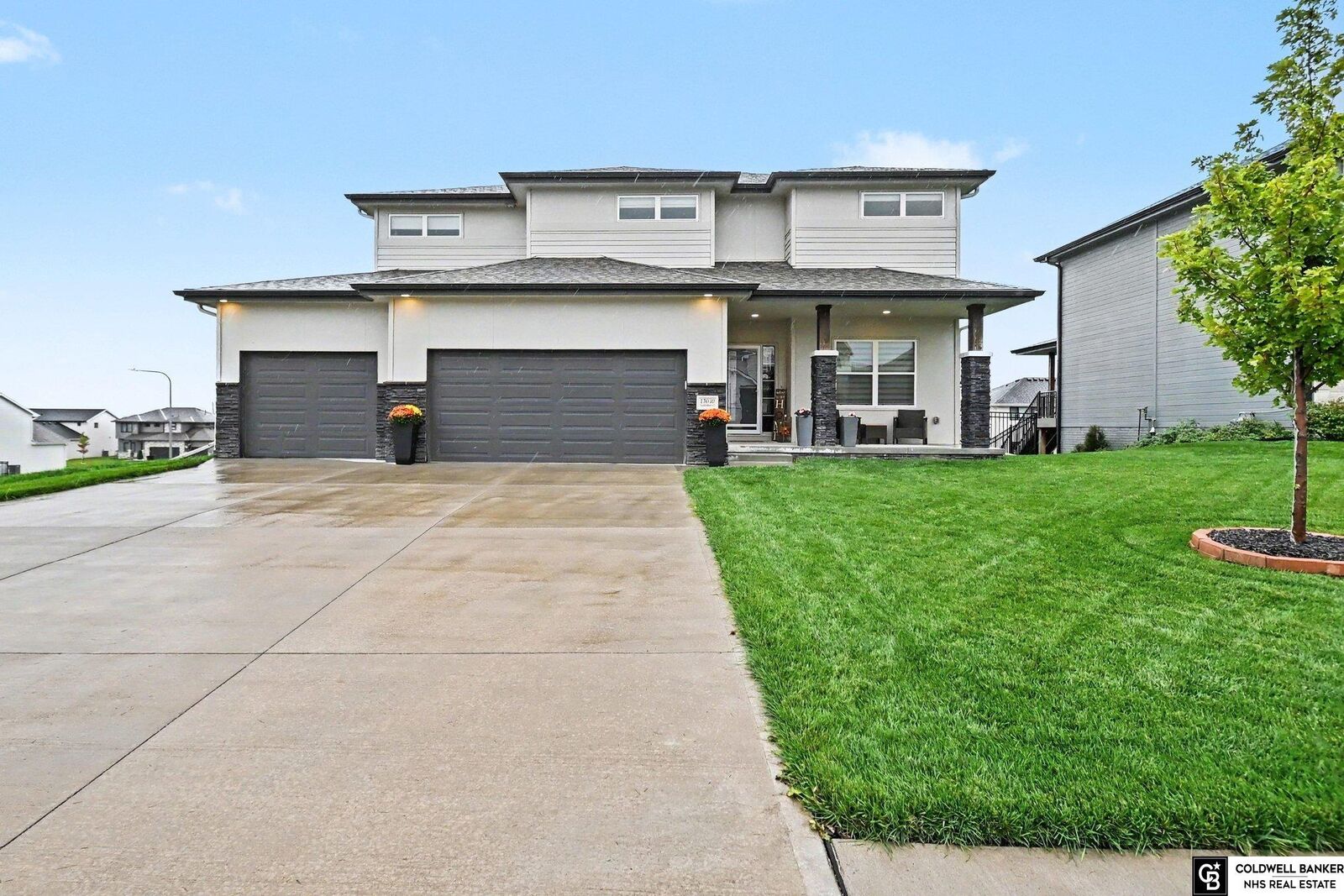 Property Photo:  17030 Isabella Street  NE 68007 