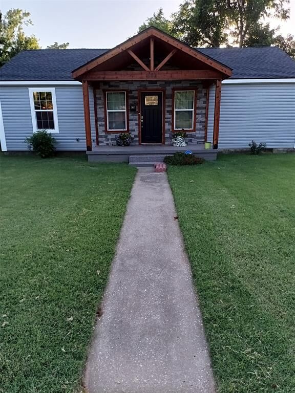 Property Photo:  302 S 15th Street  OK 73018 