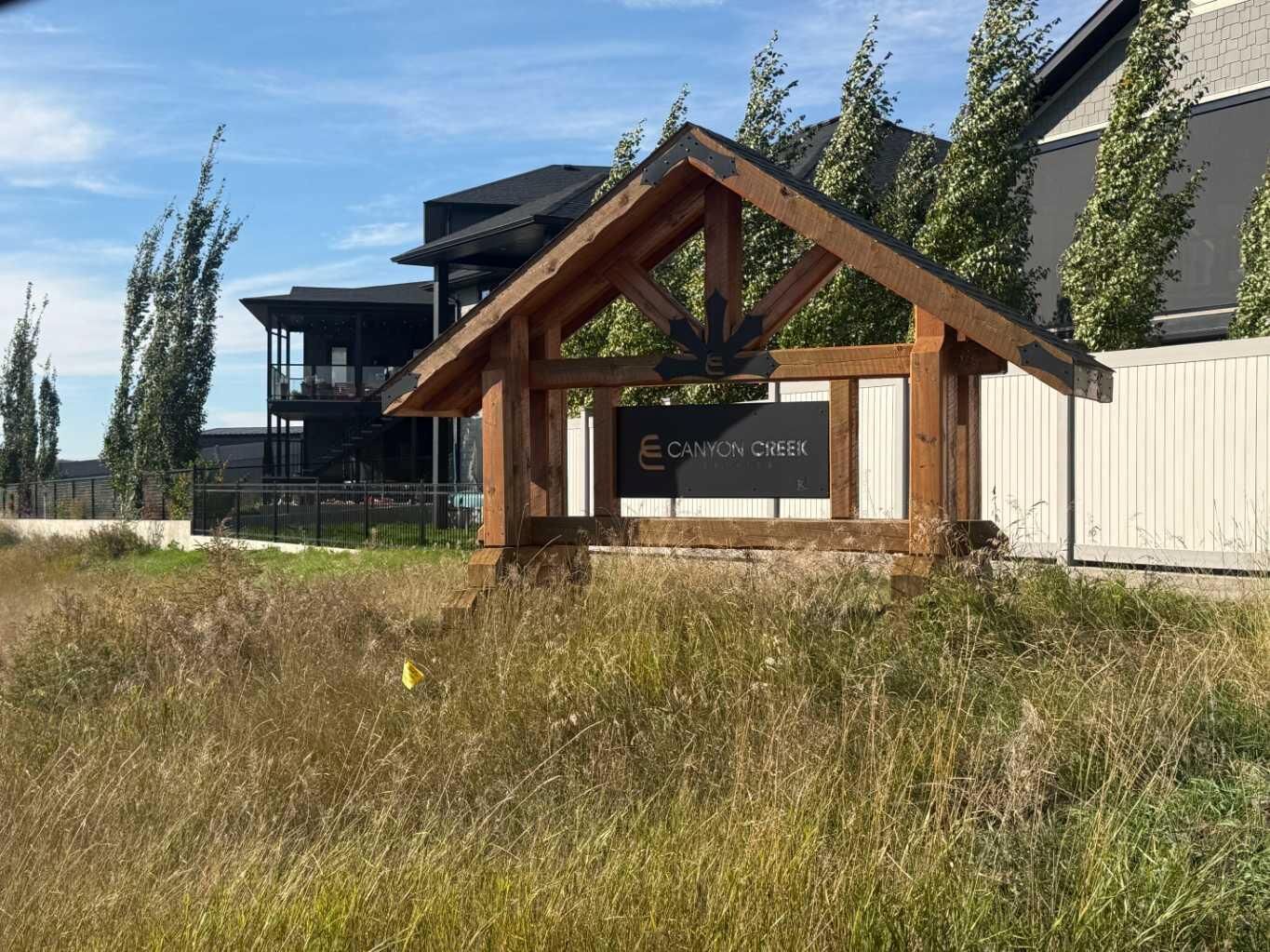 Property Photo: 16 Canyon Creek Drive SW AB T1B 0B2
