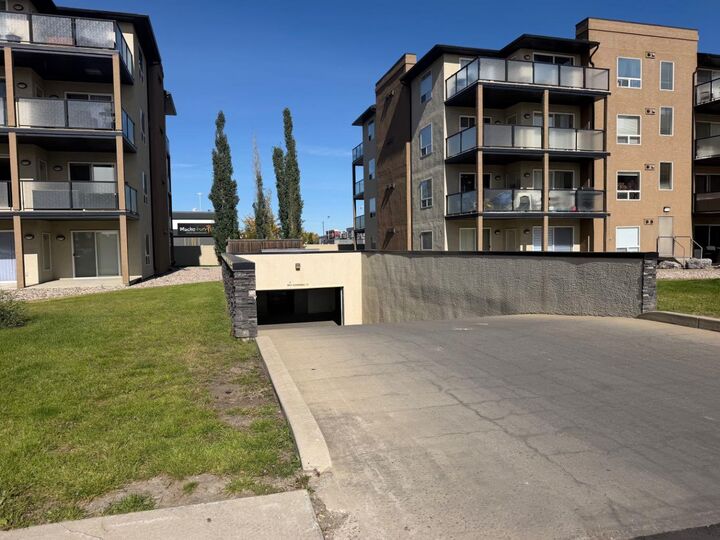 Property Photo:  9120 96 Avenue 313  AB T8X 0A1 