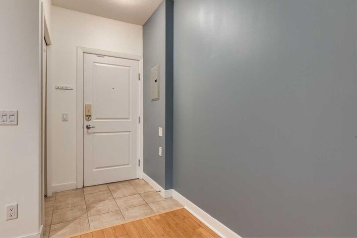 Property Photo: 328 21 Avenue SW 511 AB T2S 0G8