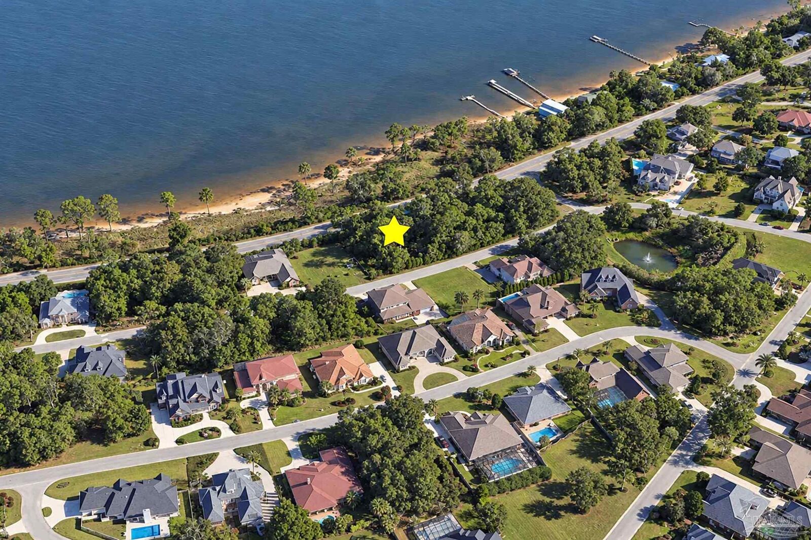 Property Photo:  3018 Pelican Ln  FL 32514 