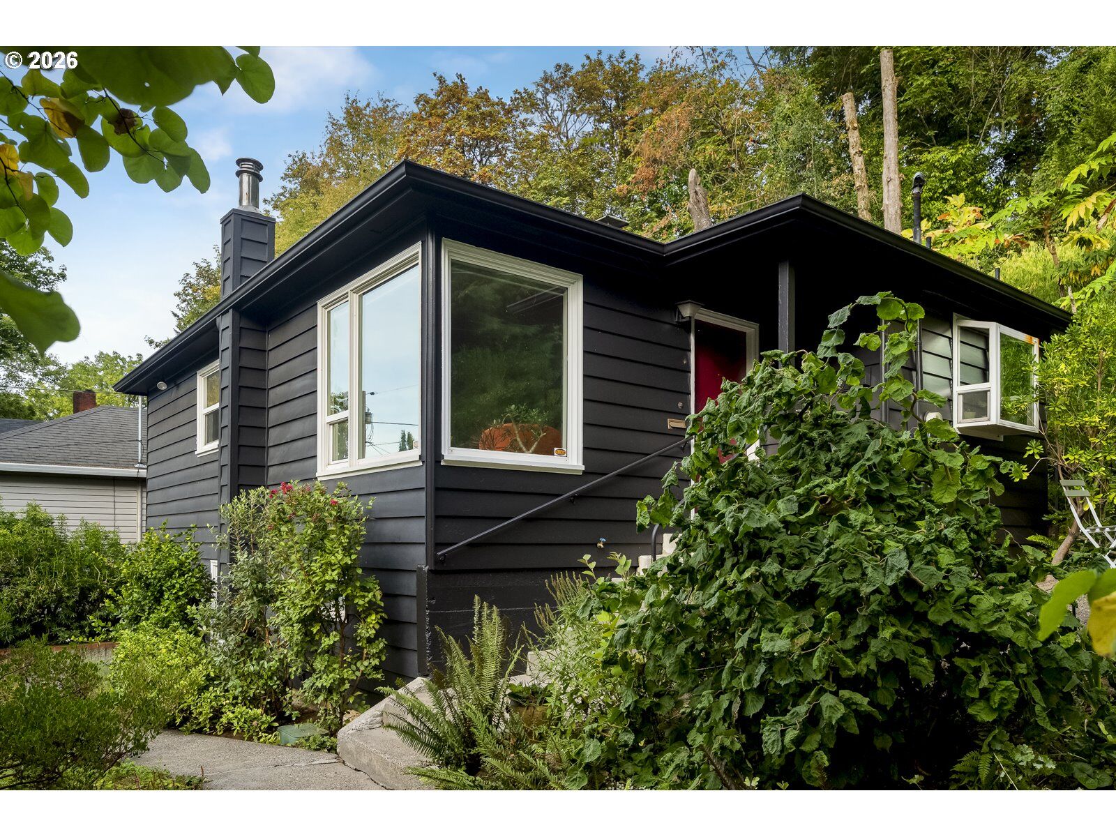 Property Photo: 904 NE 67th Ave OR 97213