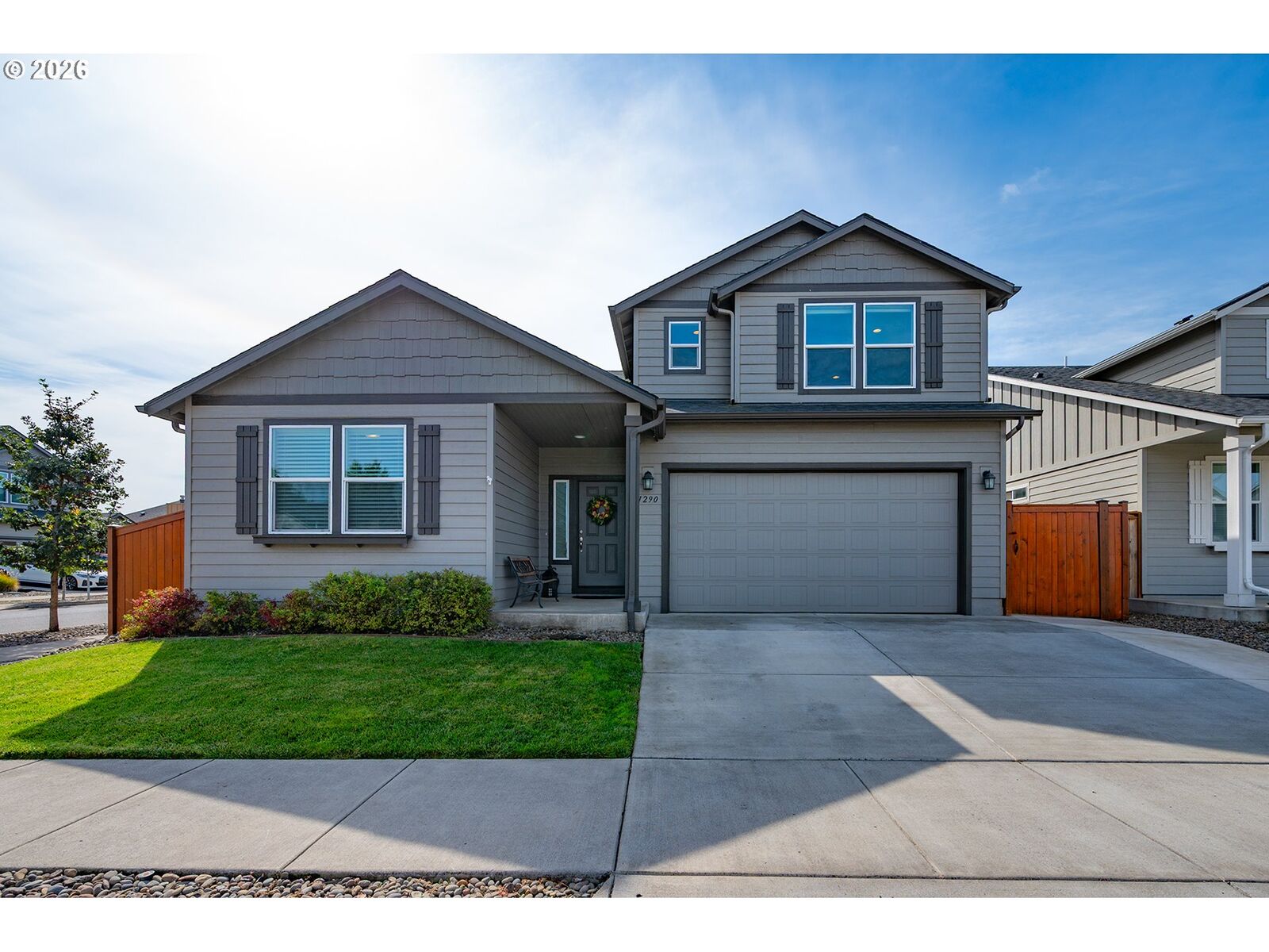 Property Photo: 1290 Tirion Ave OR 97404