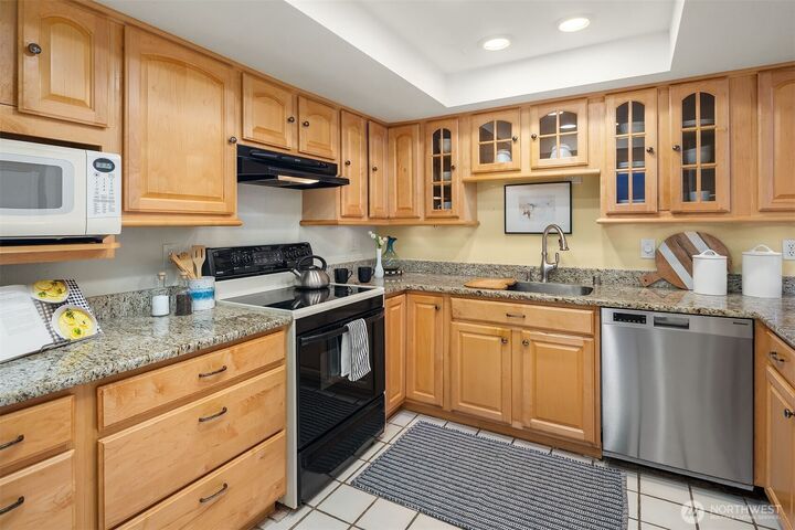 Property Photo:  10907 NE 41st Drive  WA 98033 