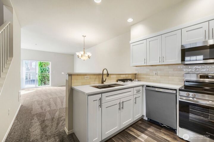 Property Photo: 1800 NE 40th Street F3 WA 98056
