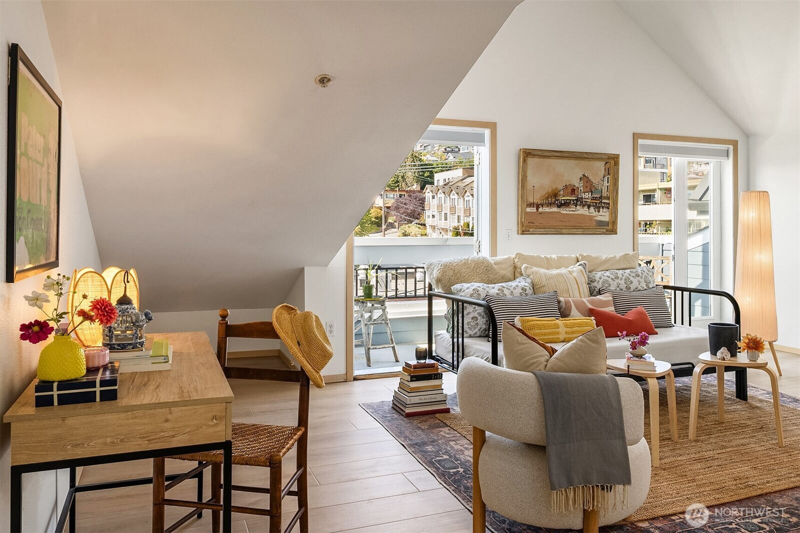 Property Photo:  812  5th Avenue N 410  WA 98109 