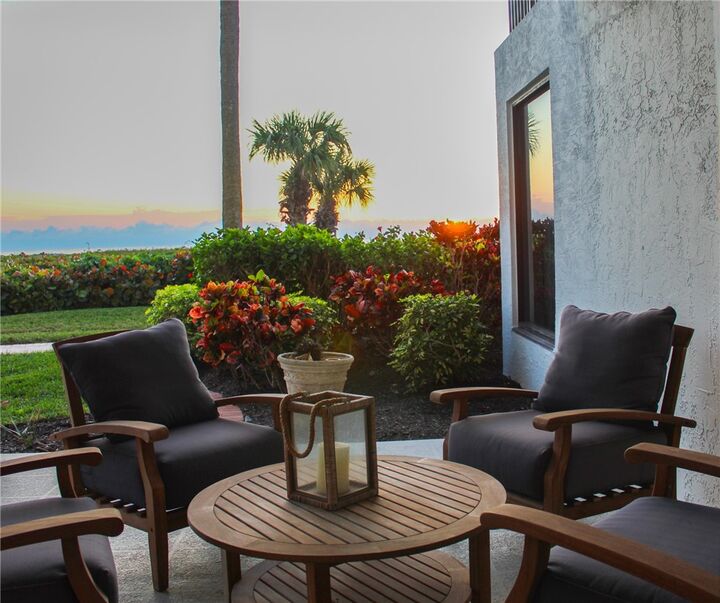 Property Photo:  1616 Ocean Drive 104  FL 32963 