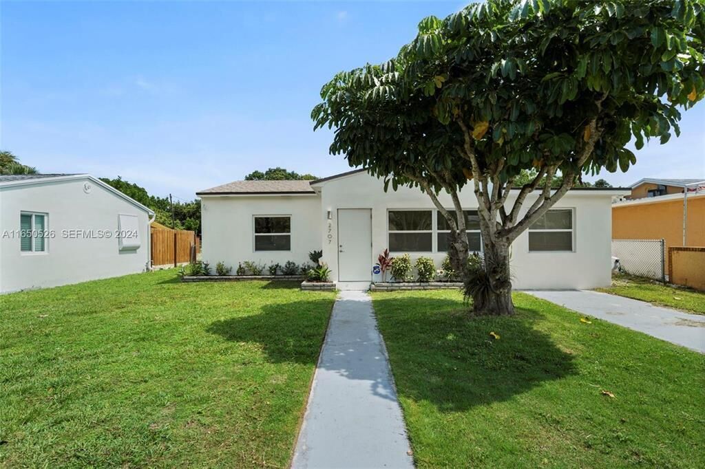 Property Photo:  2707 Adams Street .  FL 33020 