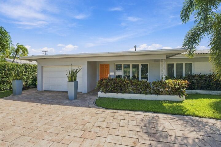 Property Photo:  4230 NE 19th Avenue  FL 33308 