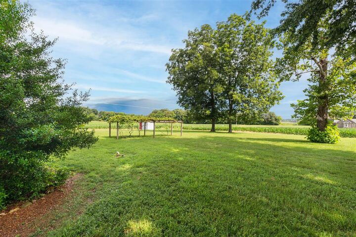 Property Photo:  5185 Nashville Road  KY 42134 