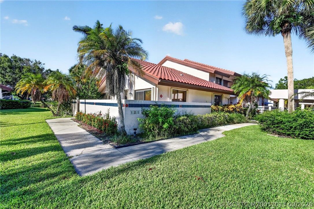 Property Photo:  3430 SE Martinique Trace 101  FL 34997 