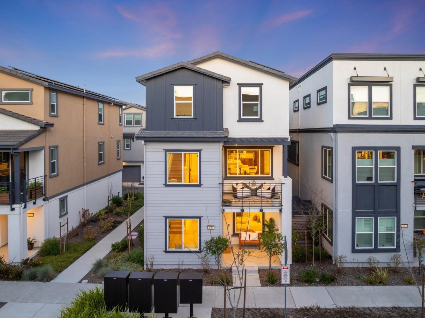 Property Photo: 2815 Crusader Street CA 94501