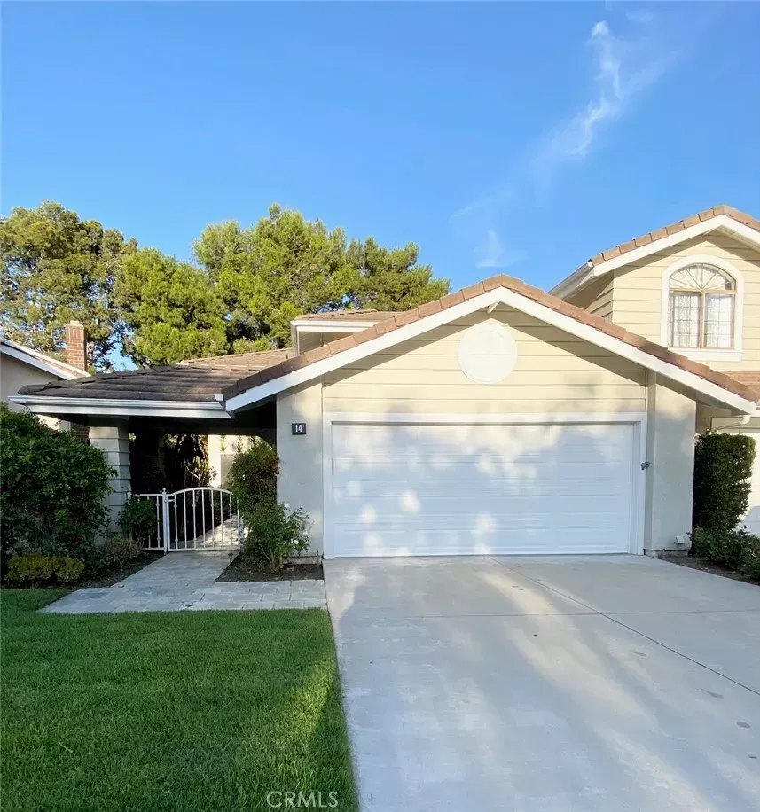 Property Photo: 14 Rainbow Lk 3 CA 92614