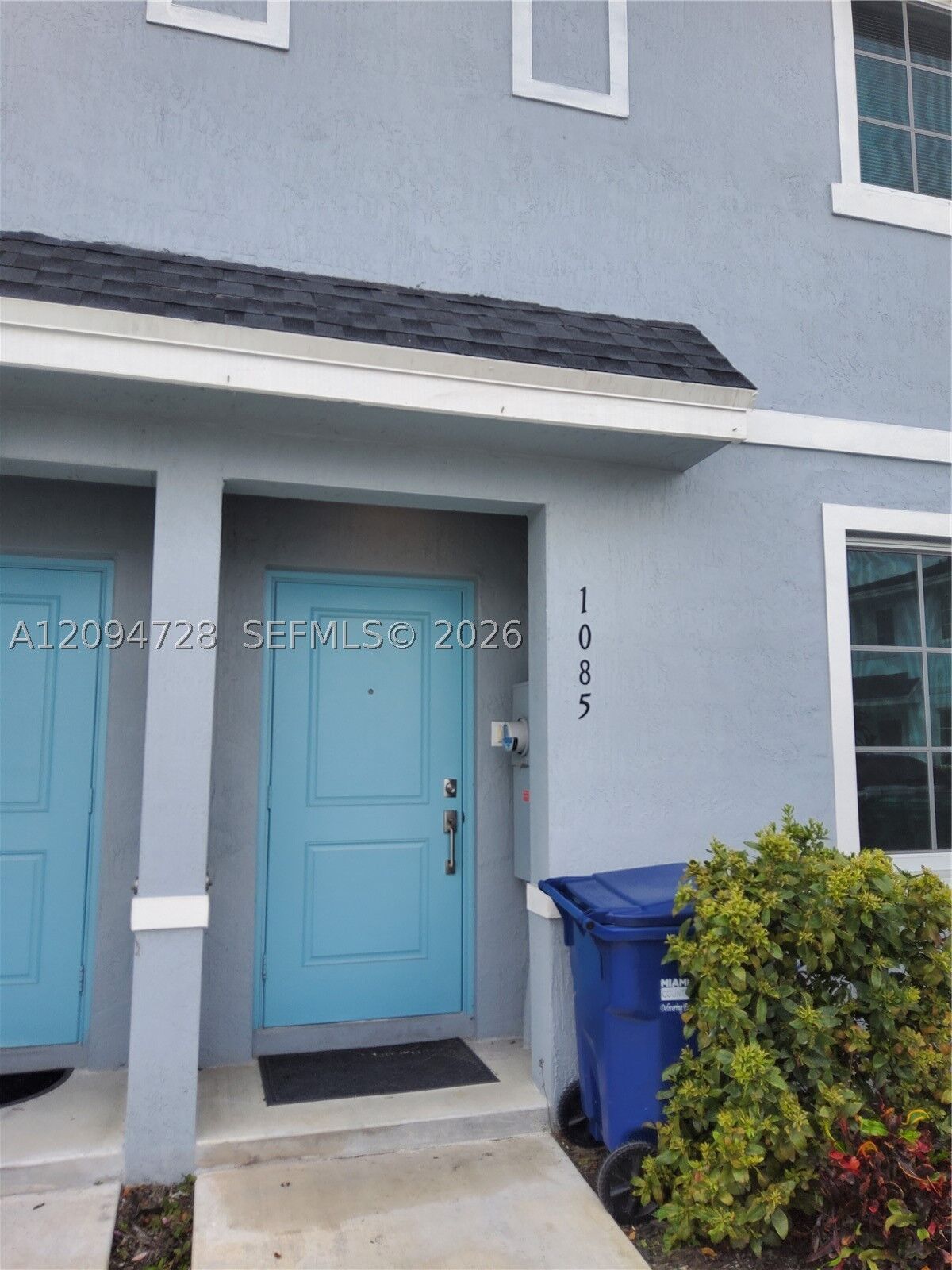 Property Photo:  1085 NW 4th Ter  FL 33034 