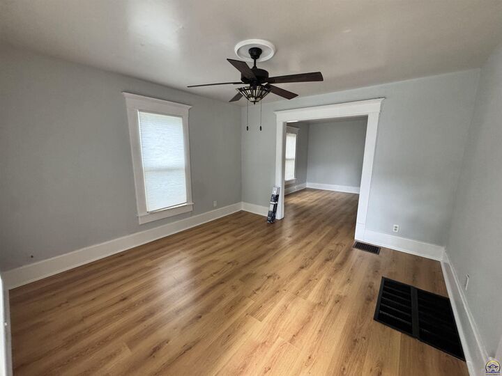 Property Photo: 805 Congress St KS 66801