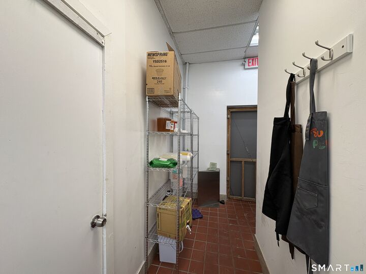 Property Photo:  