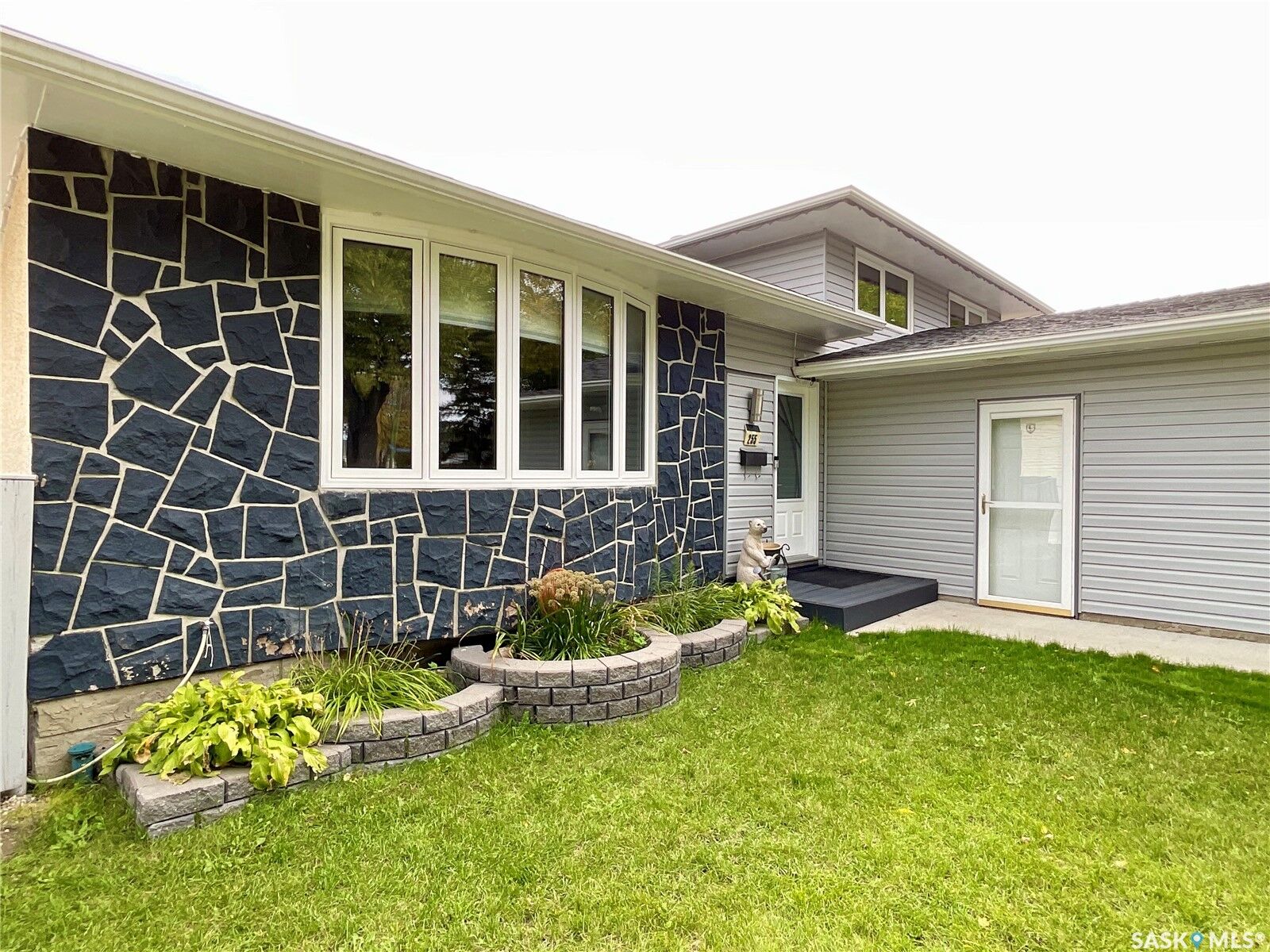 Property Photo:  255 Litzenberger Crescent  SK S4R 7A2 
