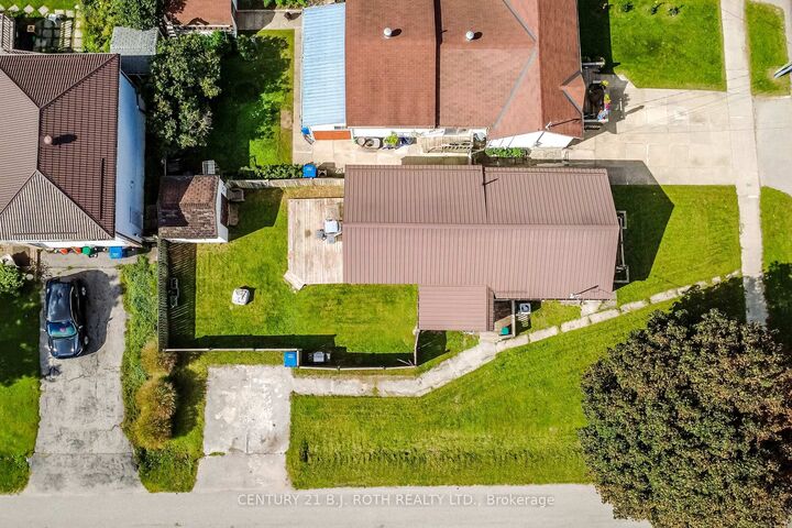Property Photo:  381 Forest Avenue S  ON L3V 3Z2 
