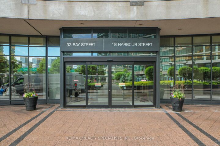 Property Photo:  18 Harbour Street 3004  ON M5J 2Z6 