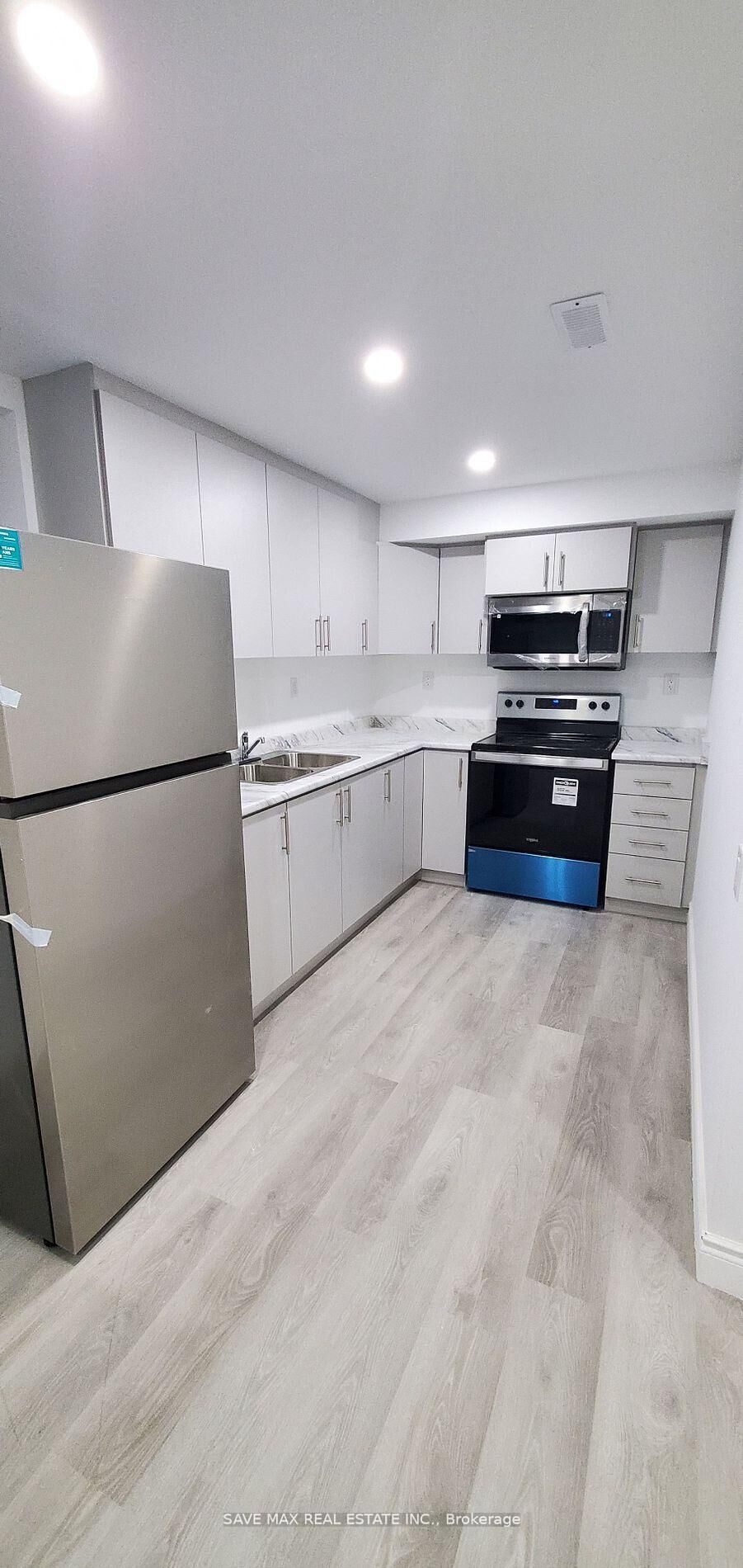 Property Photo:  27 Blacksmith Drive Lower  ON N0B 1M0 