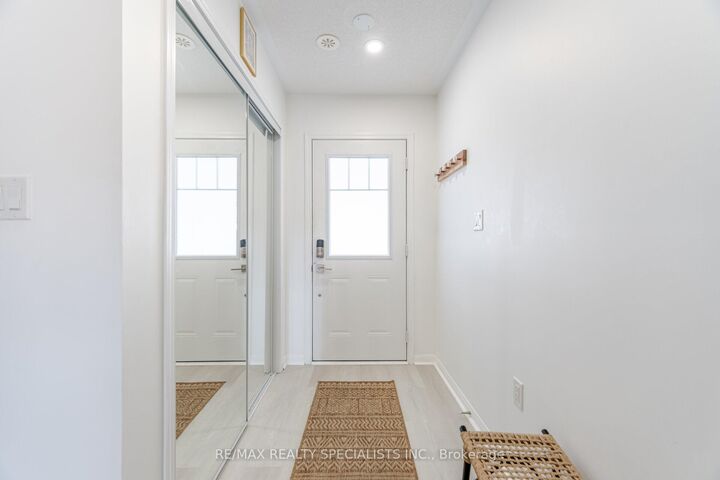 Property Photo:  81 Vanhorne Close  ON L7A 0X9 