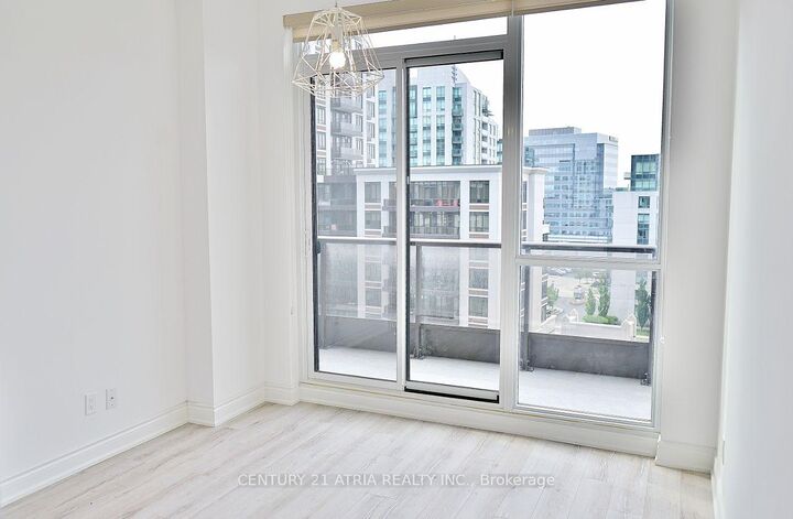 Property Photo: 38 Cedarland Drive 916 ON L6G 0G7