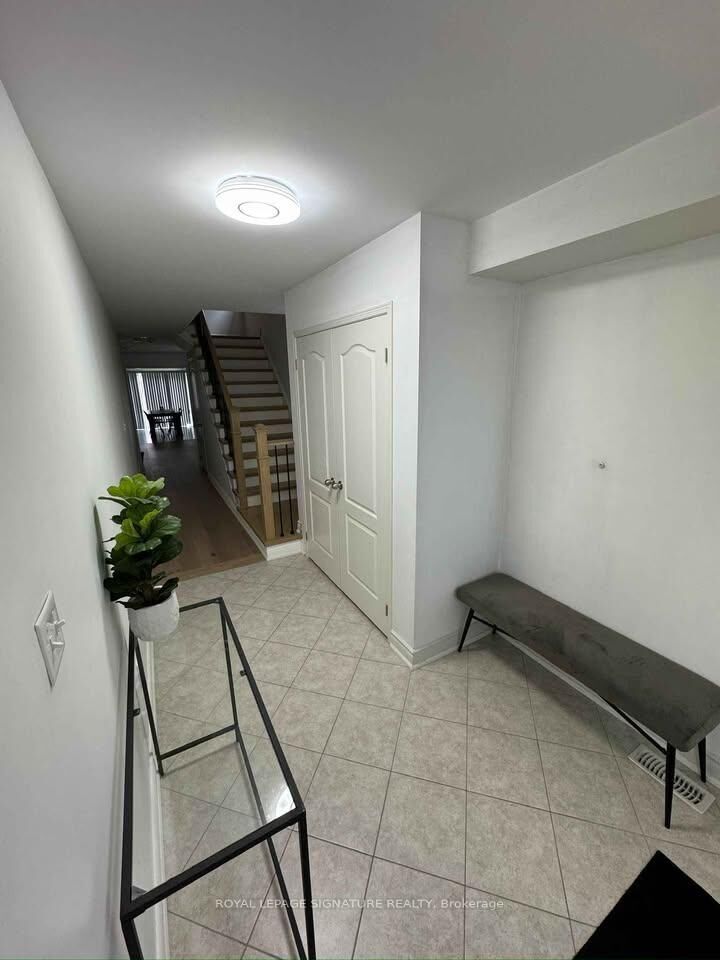 Property Photo:  199 Lady Angela Avenue  ON L1H 7K4 