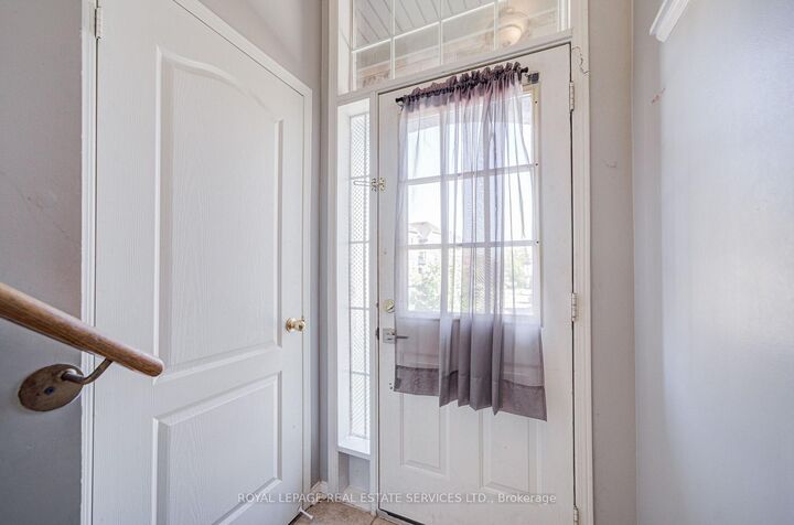 Property Photo:  5530 Glen Erin Drive 153  ON L5M 5C2 
