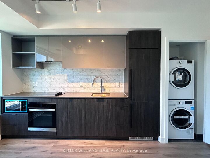 Photo de la propriété:  252 Church Street 2702  ON M5B 0E6 