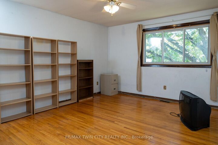 Property Photo:  52 Brier Park Road  ON N3R 3P7 